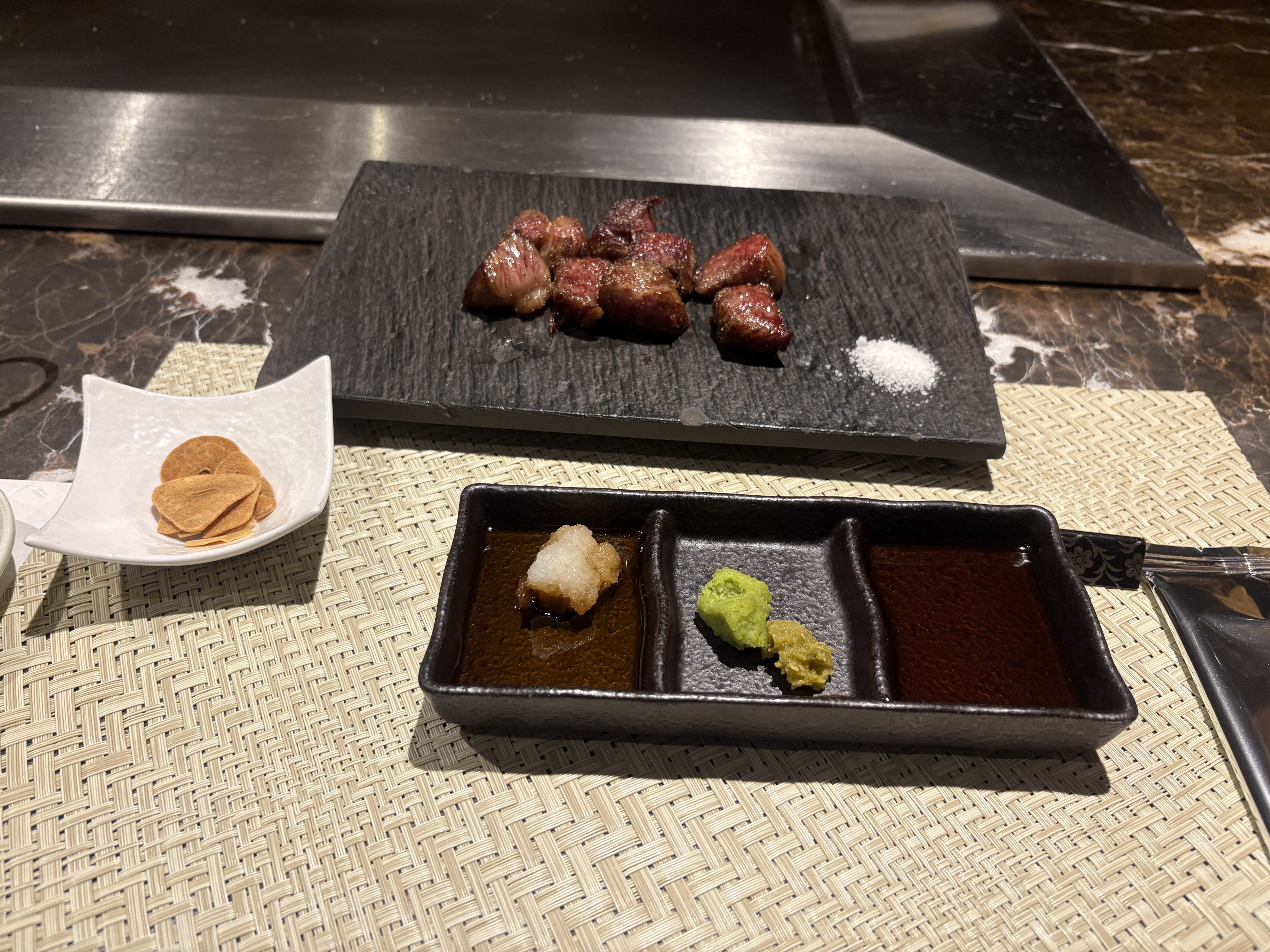 神和苑の夕食のステーキ