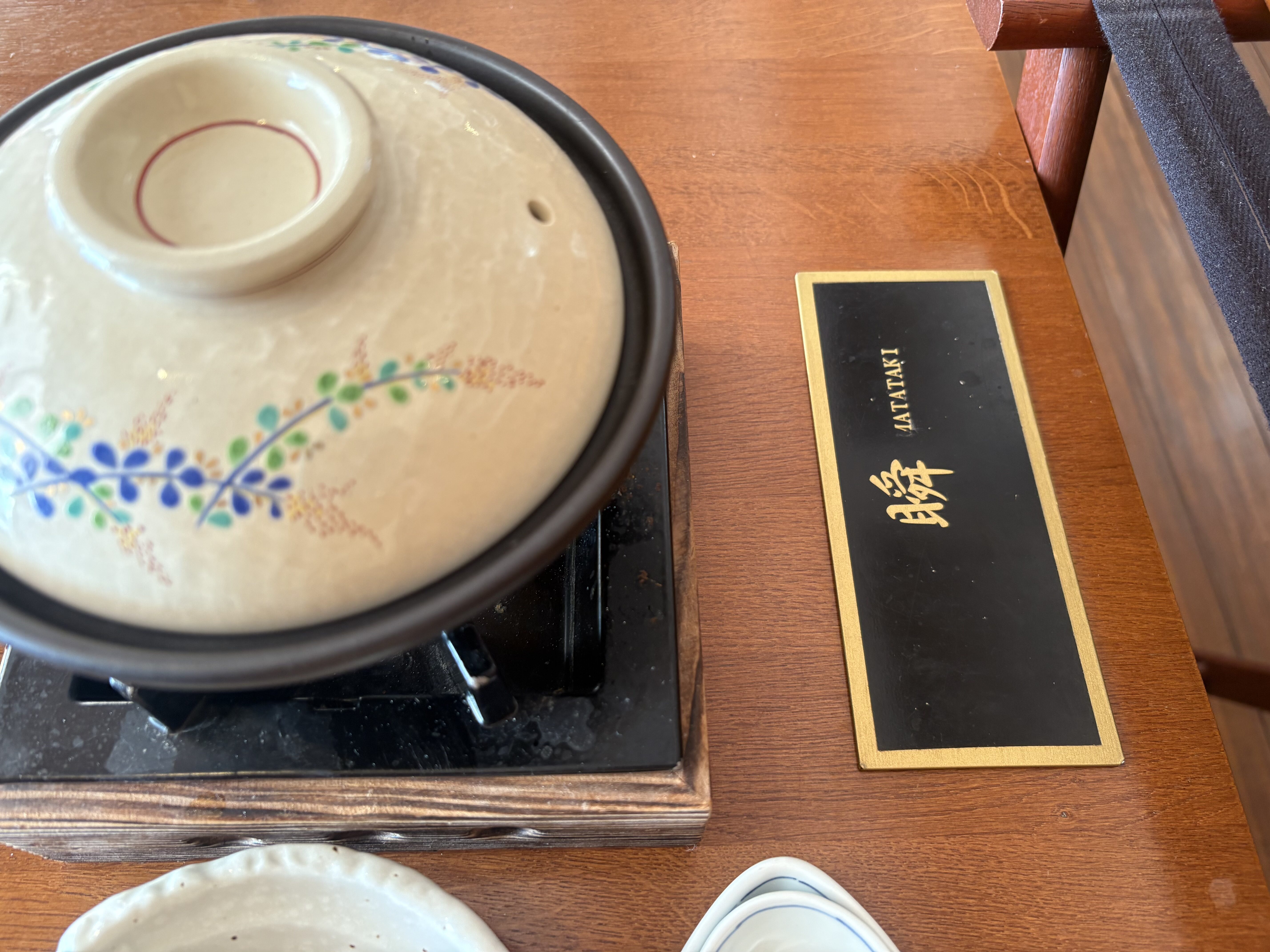 神和苑の朝食に用意された鍋