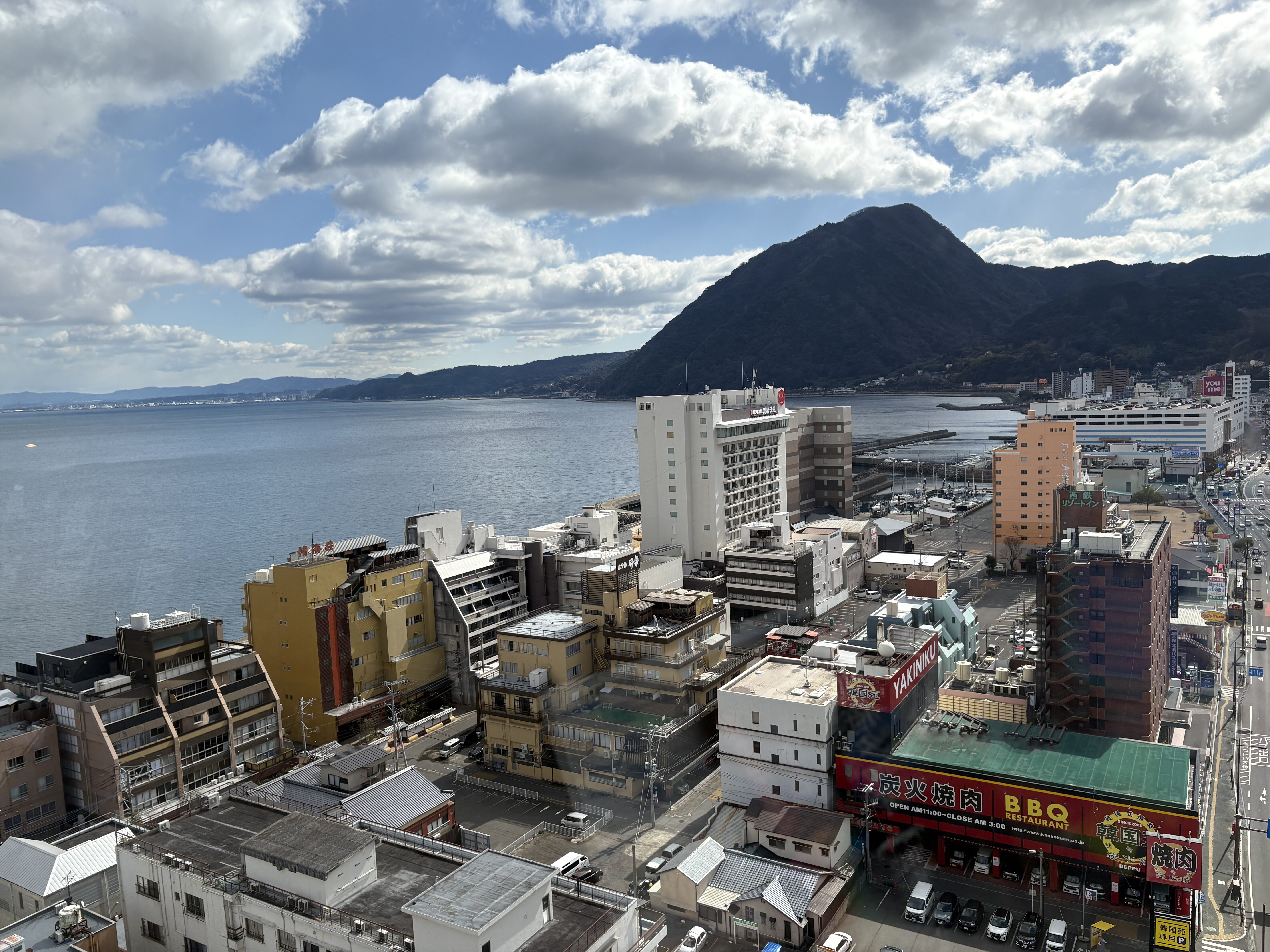 別府タワーから見た別府湾と街並み