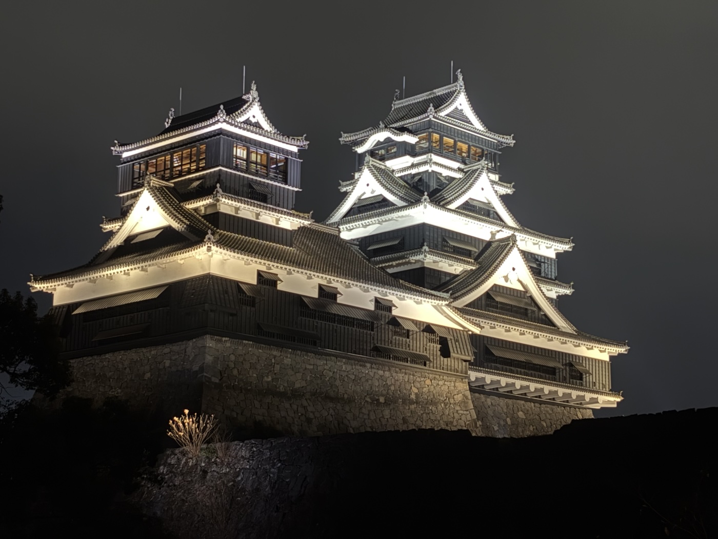 九州旅行 in熊本 その３｜夜の熊本駅・熊本城と加藤神社の外観を写真で振り返る